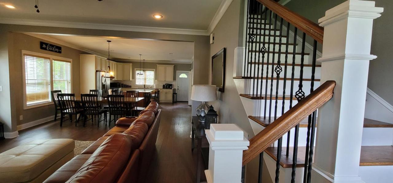 Spacious Deluxe House For You, Your Family And Friends Charlotte Esterno foto